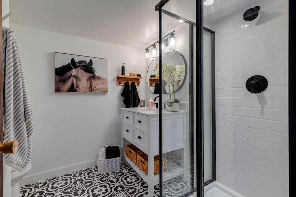 MLS® A2258046 - 131 Gloucester Crescent SW in Glamorgan Calgary, Residential