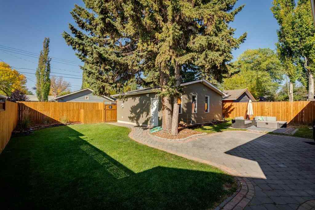 MLS® A2258046 - 131 Gloucester Crescent SW in Glamorgan Calgary, Residential