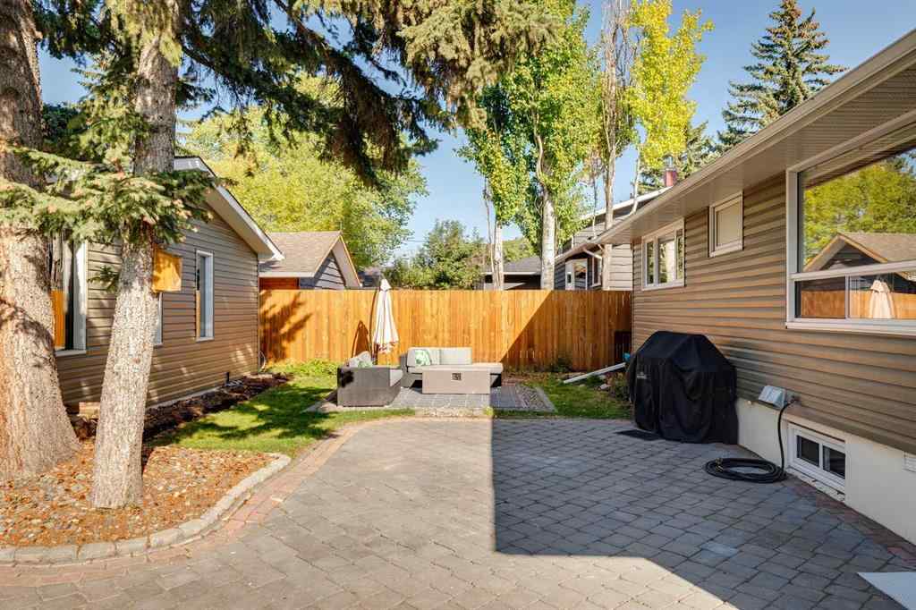 MLS® A2258046 - 131 Gloucester Crescent SW in Glamorgan Calgary, Residential