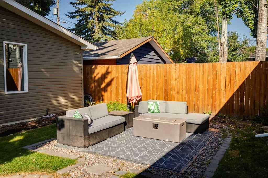 MLS® A2258046 - 131 Gloucester Crescent SW in Glamorgan Calgary, Residential