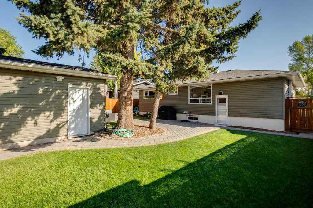 MLS® A2258046 - 131 Gloucester Crescent SW in Glamorgan Calgary, Residential
