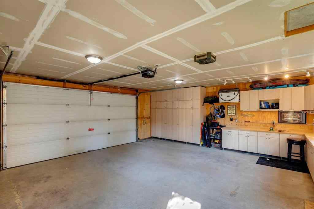 MLS® A2258046 - 131 Gloucester Crescent SW in Glamorgan Calgary, Residential