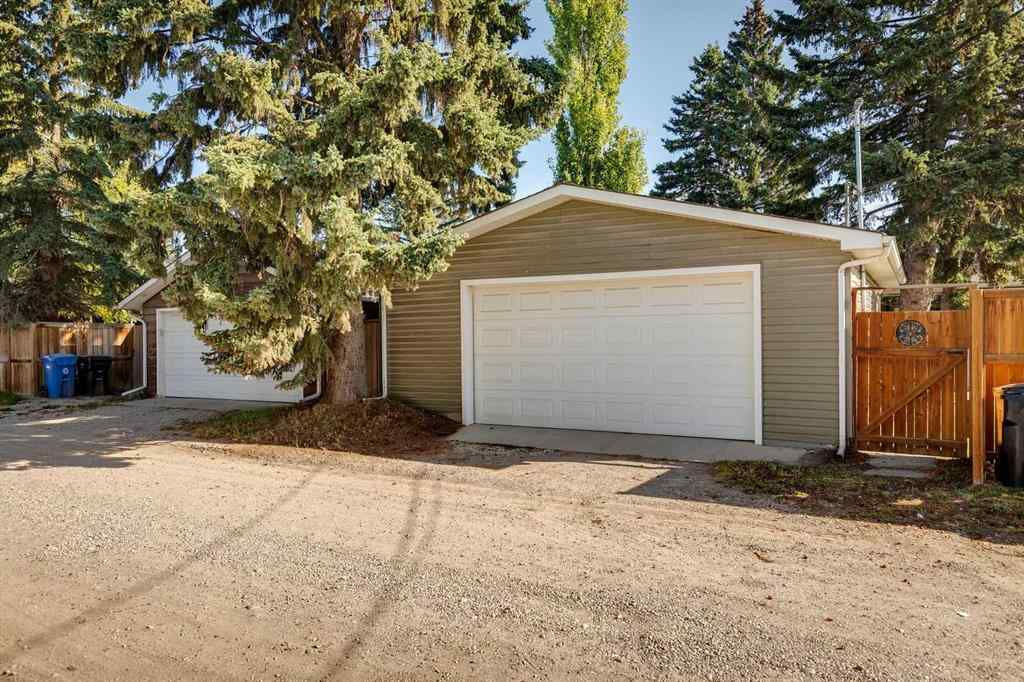 MLS® A2258046 - 131 Gloucester Crescent SW in Glamorgan Calgary, Residential