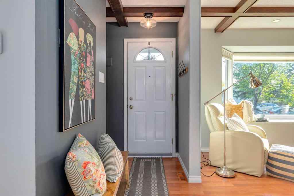 MLS® A2258046 - 131 Gloucester Crescent SW in Glamorgan Calgary, Residential