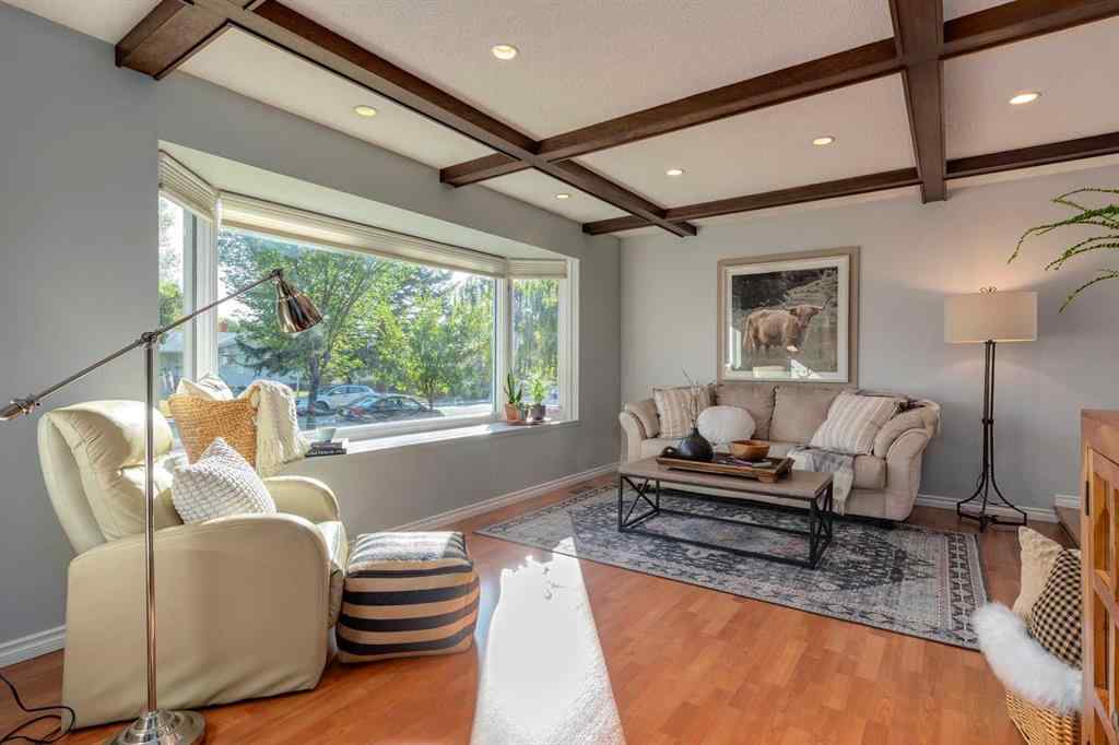 MLS® A2258046 - 131 Gloucester Crescent SW in Glamorgan Calgary, Residential