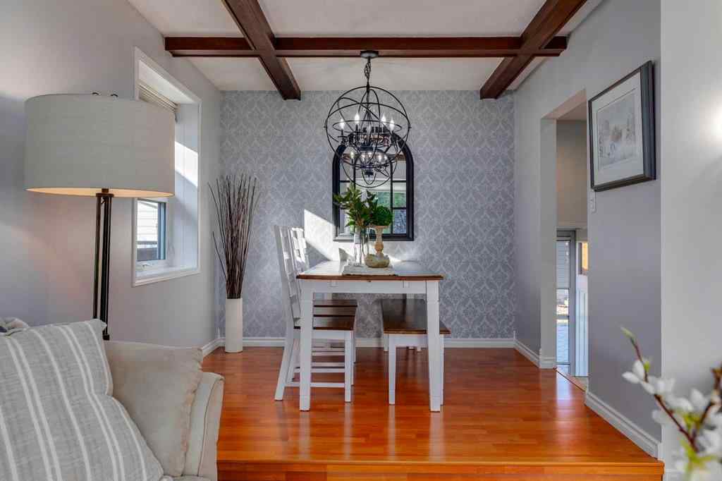 MLS® A2258046 - 131 Gloucester Crescent SW in Glamorgan Calgary, Residential