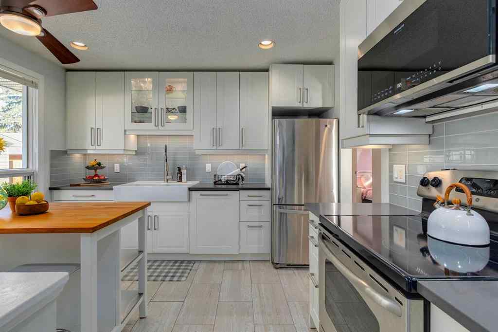 MLS® A2258046 - 131 Gloucester Crescent SW in Glamorgan Calgary, Residential