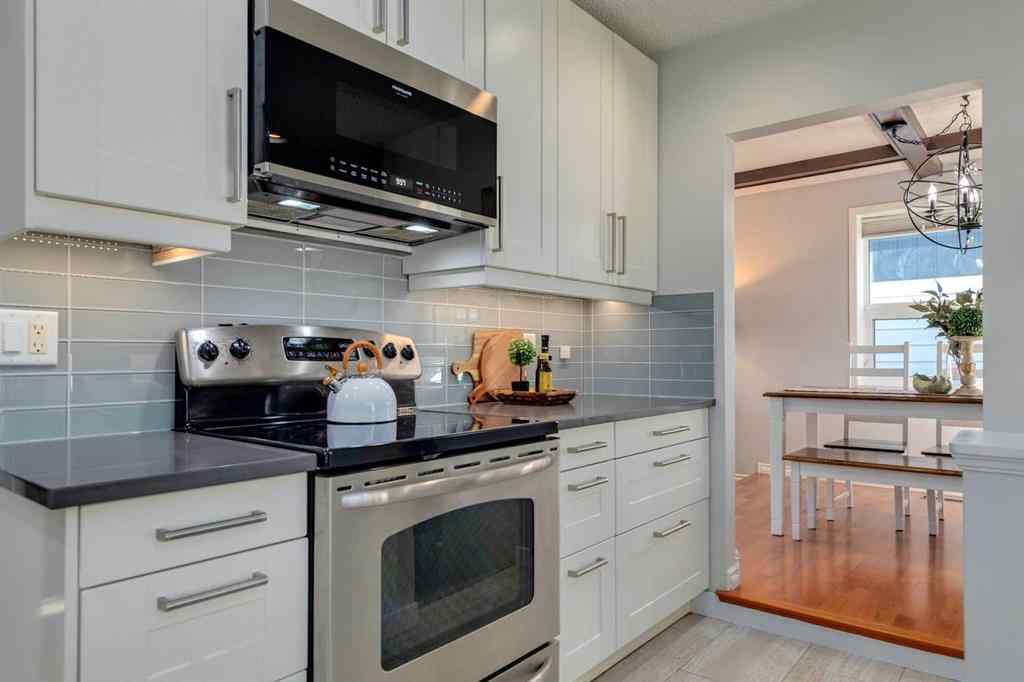 MLS® A2258046 - 131 Gloucester Crescent SW in Glamorgan Calgary, Residential