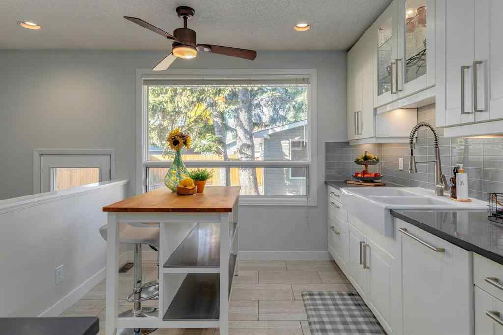 MLS® A2258046 - 131 Gloucester Crescent SW in Glamorgan Calgary, Residential