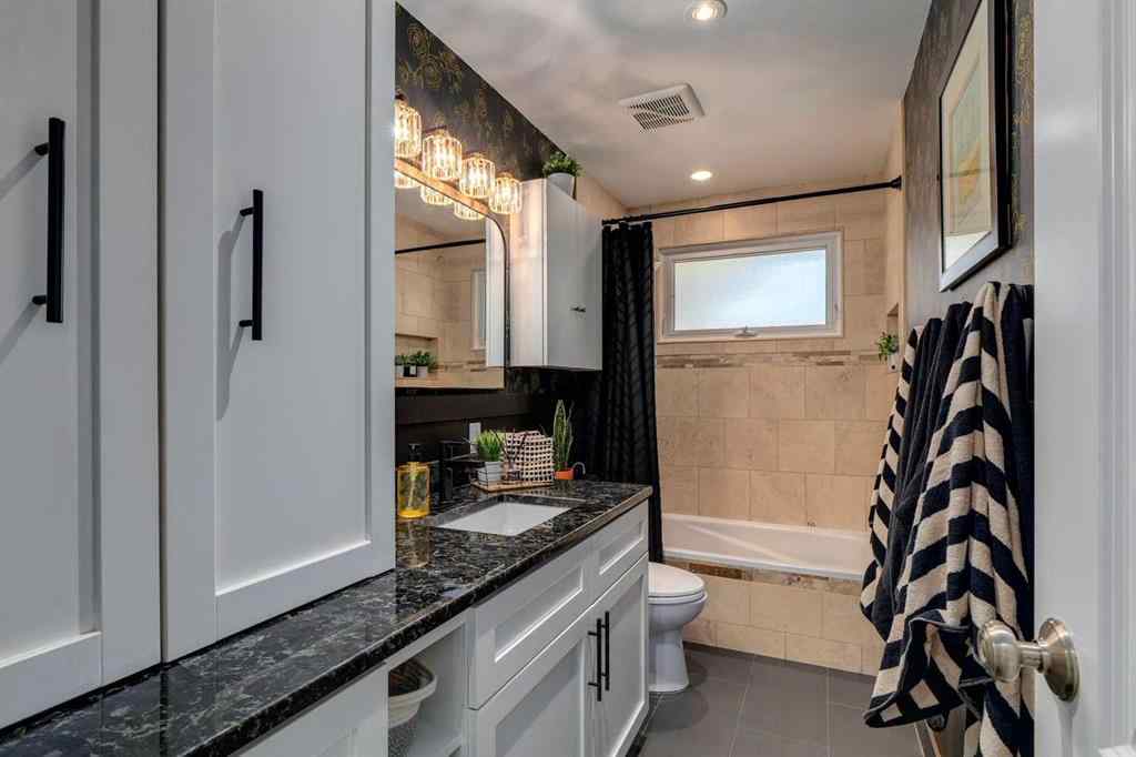 MLS® A2258046 - 131 Gloucester Crescent SW in Glamorgan Calgary, Residential