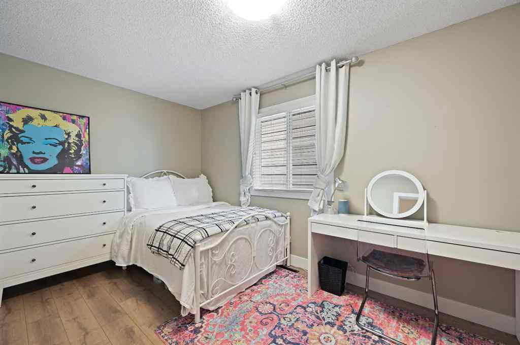 MLS® A2258048 - 439 Parkview Crescent SE in Parkland Calgary, Residential