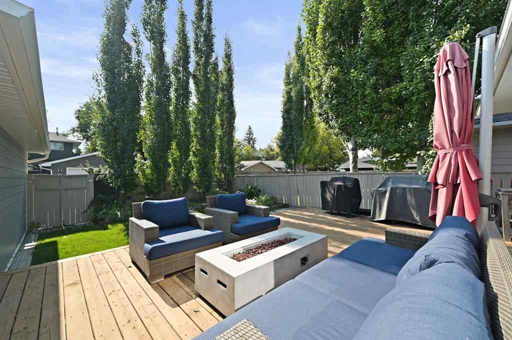 MLS® A2258048 - 439 Parkview Crescent SE in Parkland Calgary, Residential
