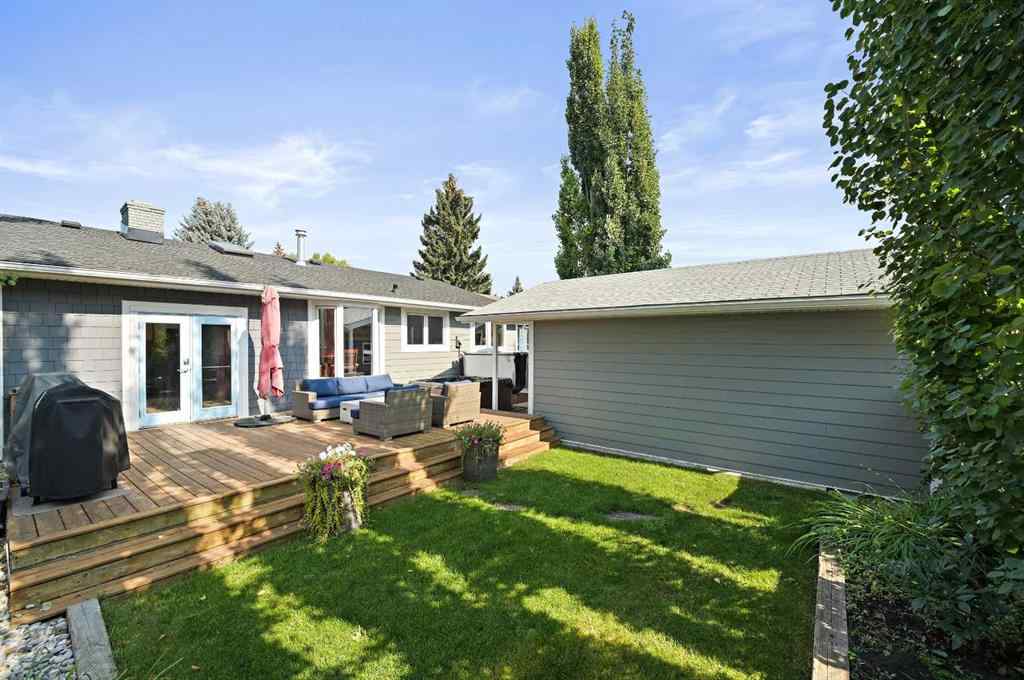 MLS® A2258048 - 439 Parkview Crescent SE in Parkland Calgary, Residential