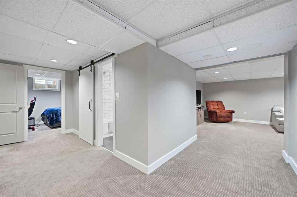 MLS® A2258048 - 439 Parkview Crescent SE in Parkland Calgary, Residential