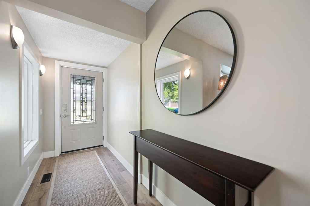 MLS® A2258048 - 439 Parkview Crescent SE in Parkland Calgary, Residential