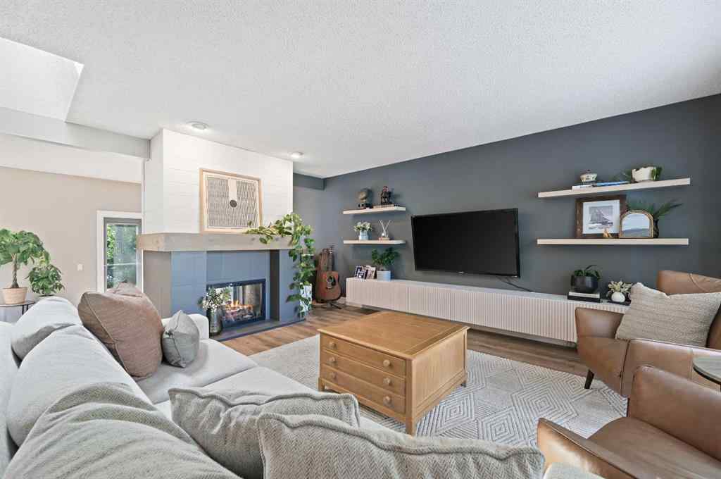 MLS® A2258048 - 439 Parkview Crescent SE in Parkland Calgary, Residential