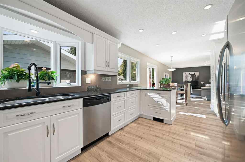 MLS® A2258048 - 439 Parkview Crescent SE in Parkland Calgary, Residential