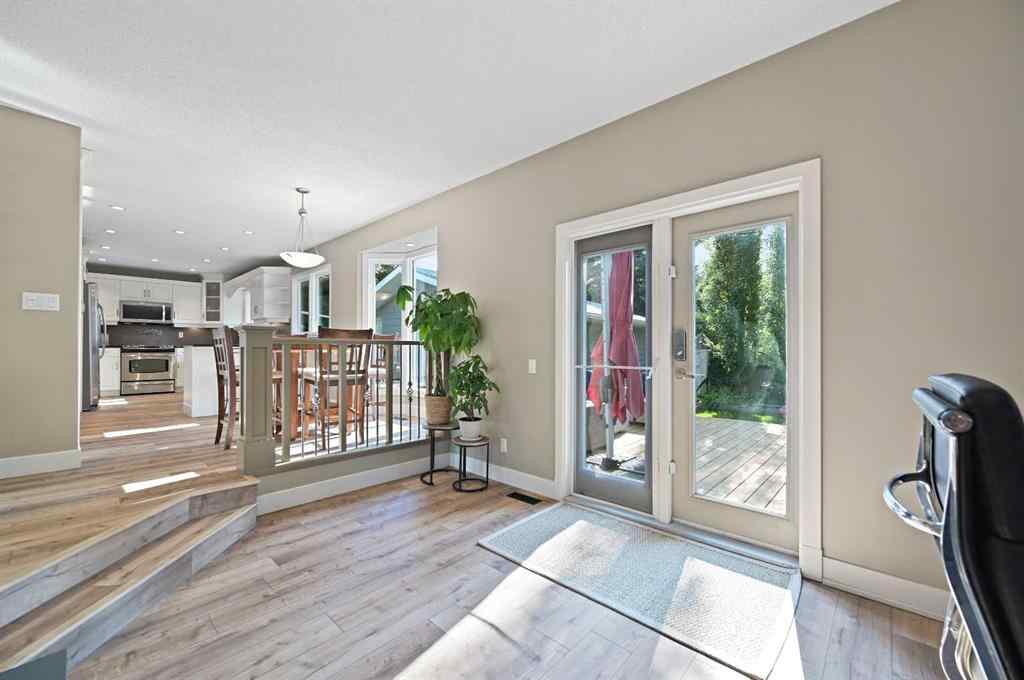 MLS® A2258048 - 439 Parkview Crescent SE in Parkland Calgary, Residential