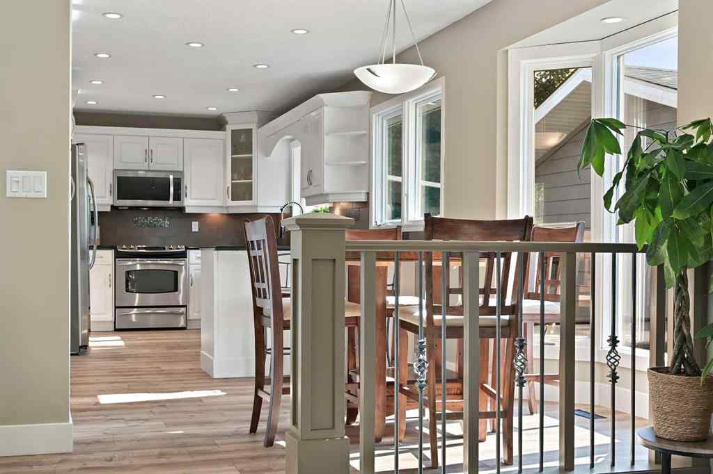 MLS® A2258048 - 439 Parkview Crescent SE in Parkland Calgary, Residential