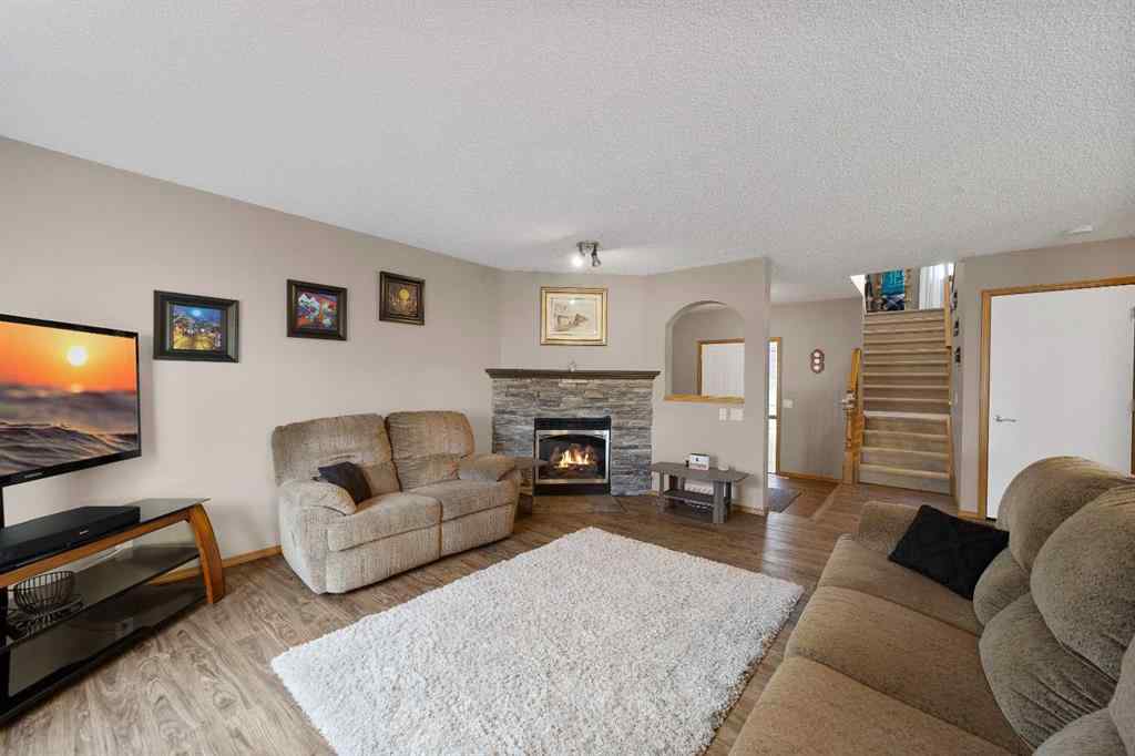 MLS® A2258063 - 424 Stonegate Road NW in Stonegate Airdrie, Residential
