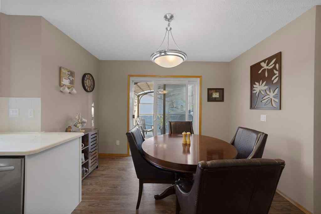 MLS® A2258063 - 424 Stonegate Road NW in Stonegate Airdrie, Residential
