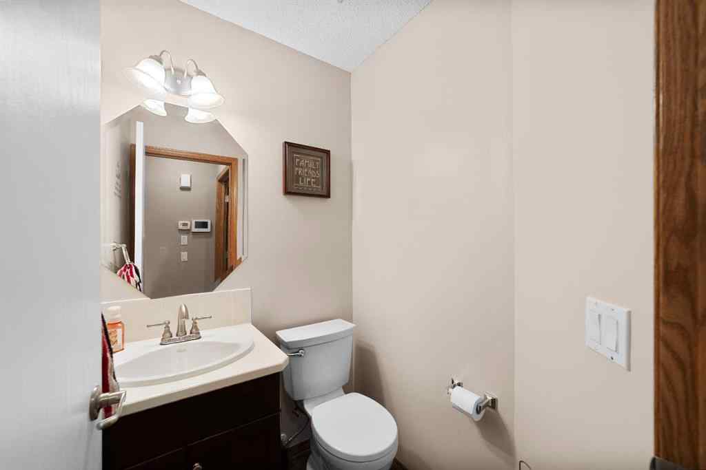 MLS® A2258063 - 424 Stonegate Road NW in Stonegate Airdrie, Residential