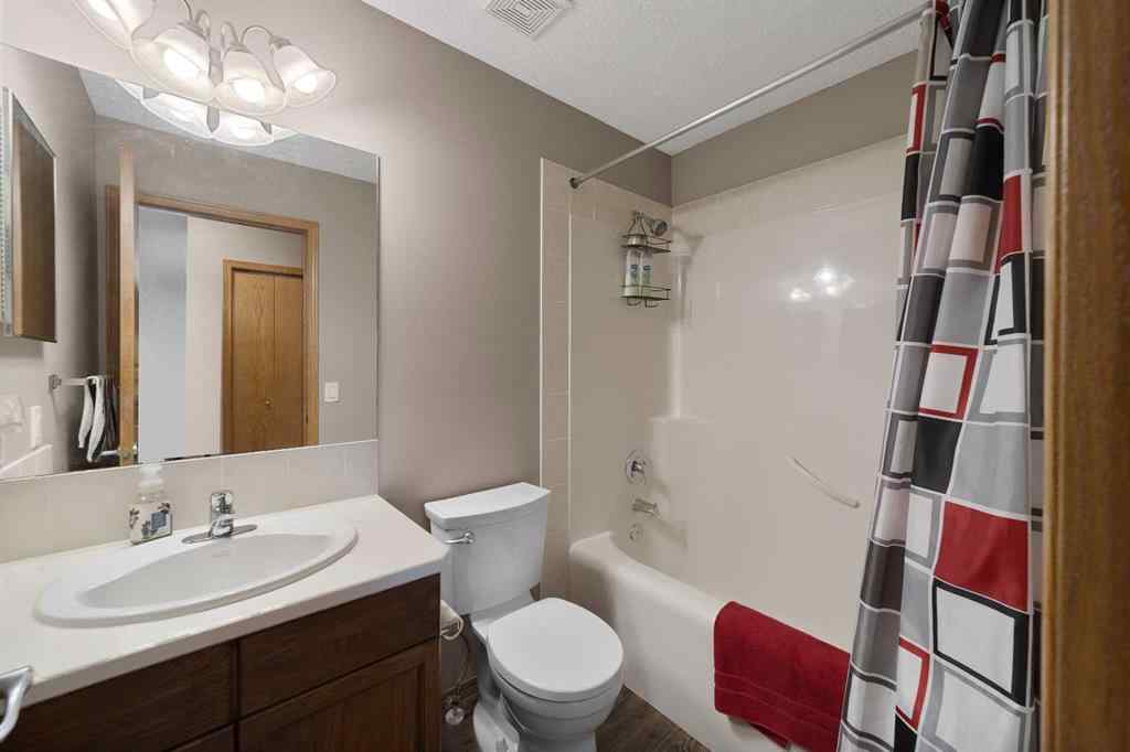 MLS® A2258063 - 424 Stonegate Road NW in Stonegate Airdrie, Residential