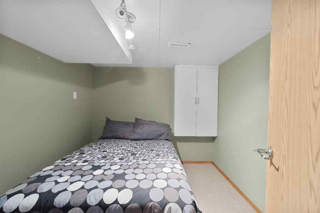 MLS® A2258063 - 424 Stonegate Road NW in Stonegate Airdrie, Residential