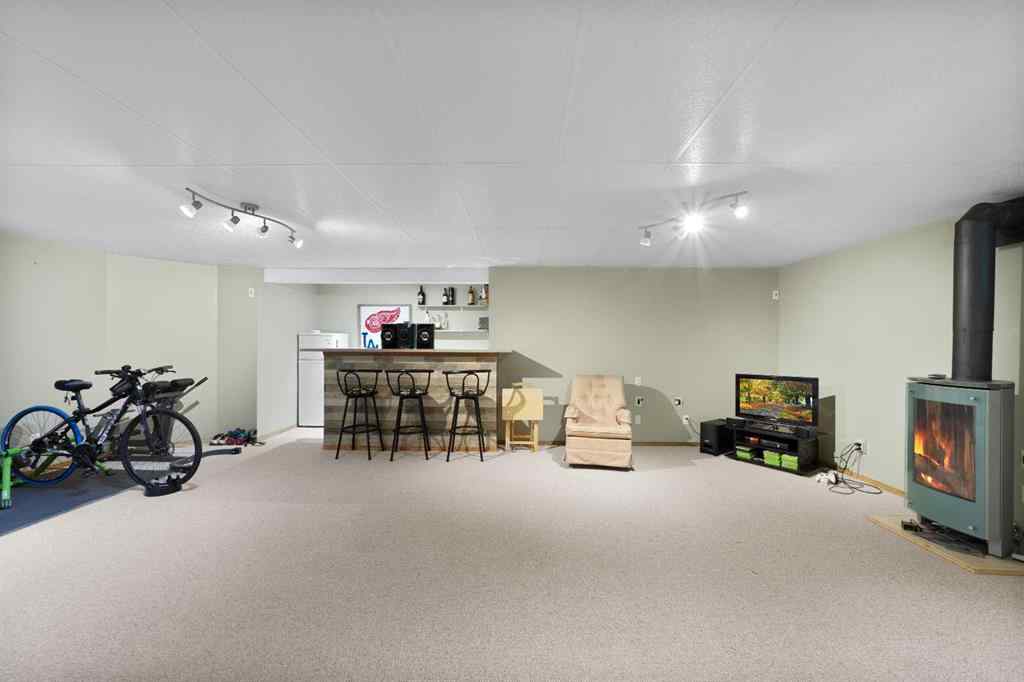 MLS® A2258063 - 424 Stonegate Road NW in Stonegate Airdrie, Residential