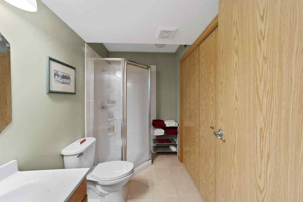 MLS® A2258063 - 424 Stonegate Road NW in Stonegate Airdrie, Residential