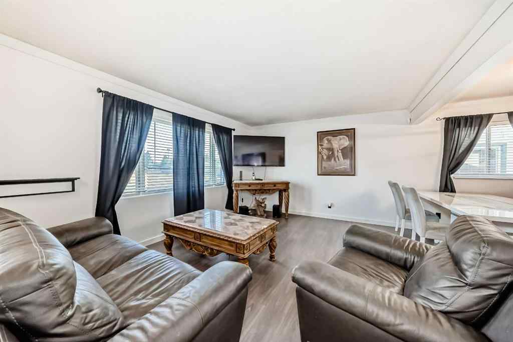 MLS® A2258077 - 4117 45 Street  in Grandview Red Deer, Residential