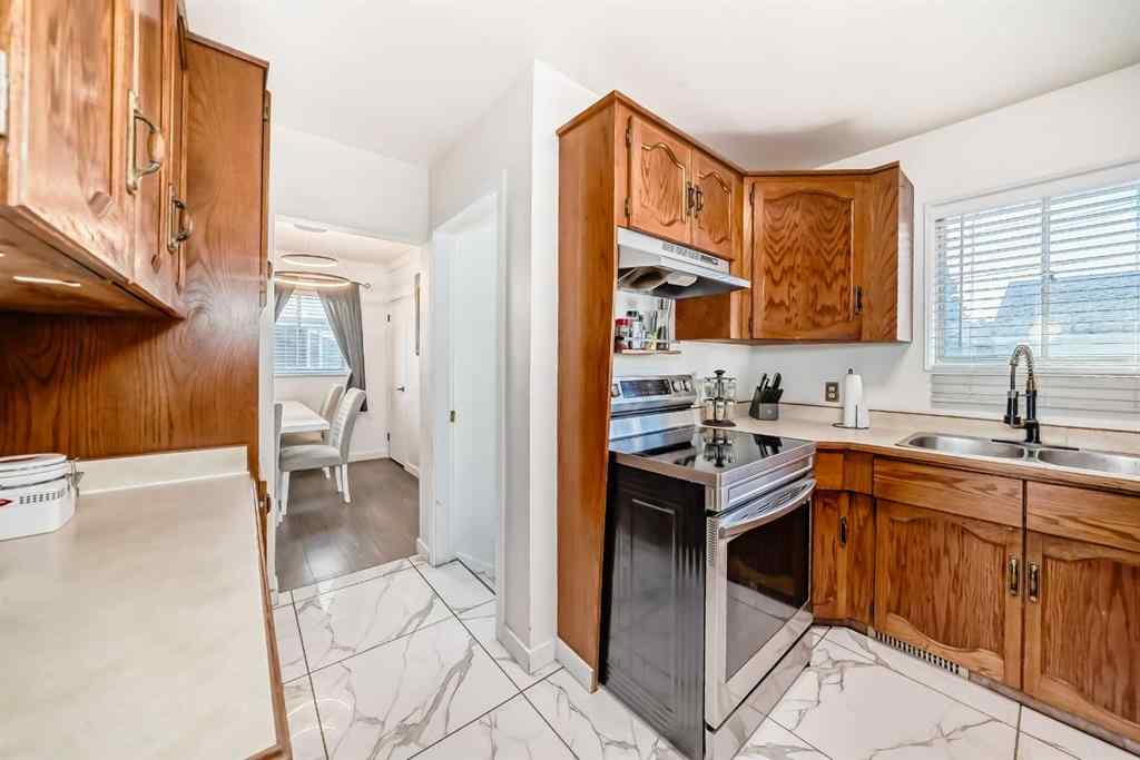 MLS® A2258077 - 4117 45 Street  in Grandview Red Deer, Residential