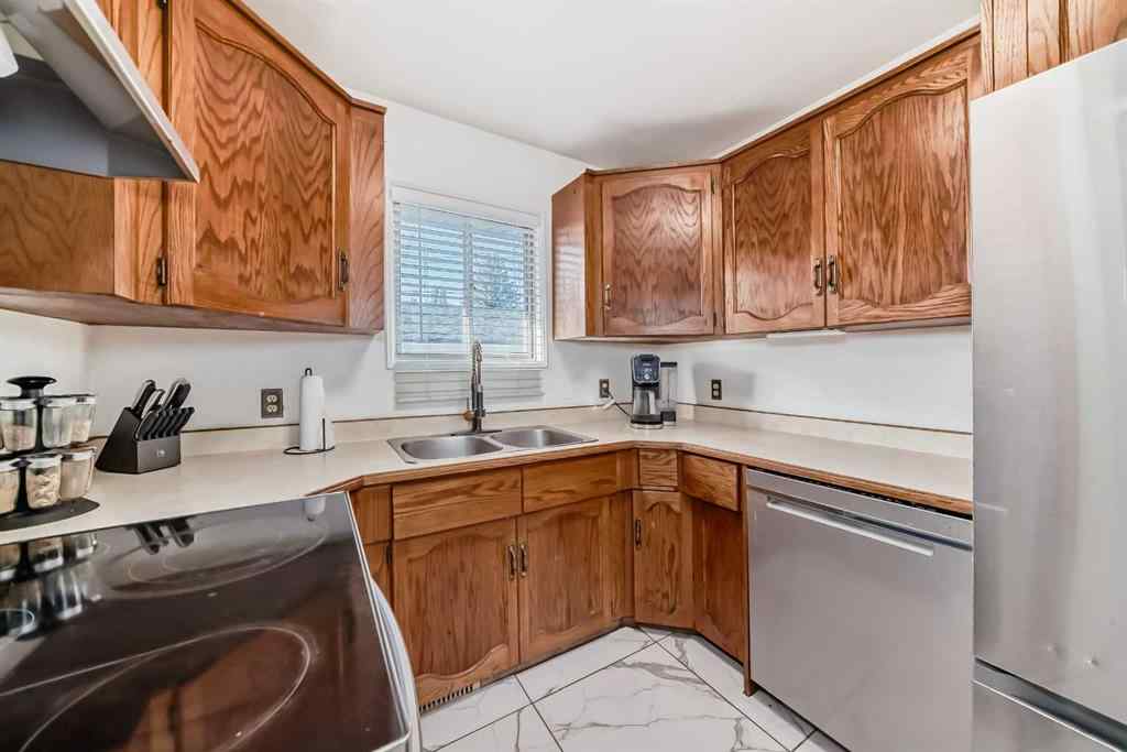 MLS® A2258077 - 4117 45 Street  in Grandview Red Deer, Residential
