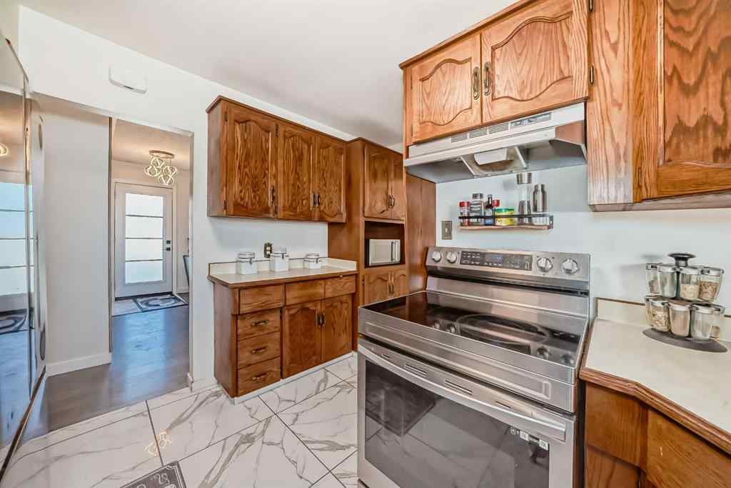 MLS® A2258077 - 4117 45 Street  in Grandview Red Deer, Residential