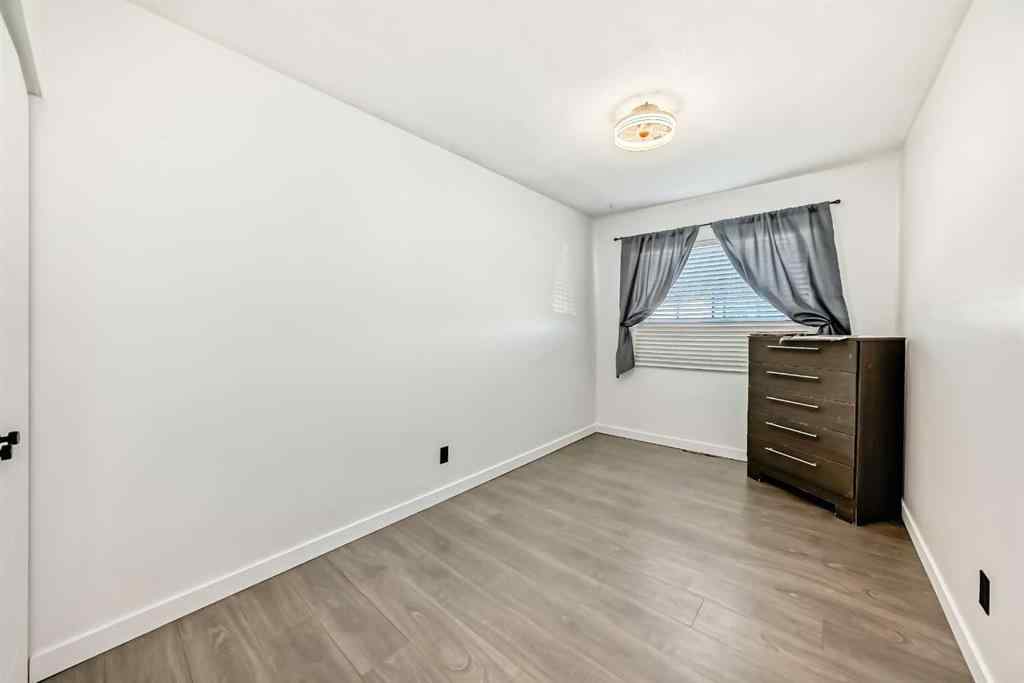 MLS® A2258077 - 4117 45 Street  in Grandview Red Deer, Residential