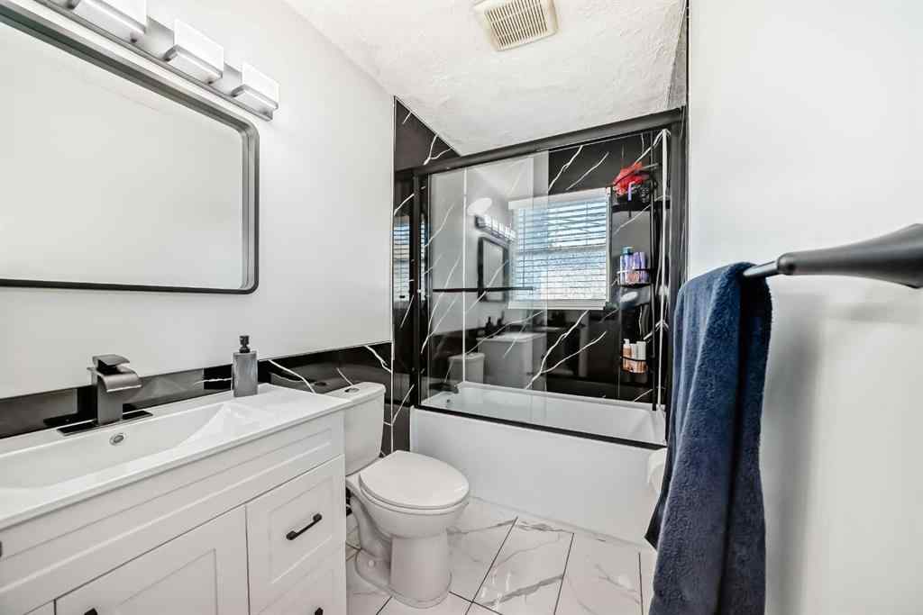MLS® A2258077 - 4117 45 Street  in Grandview Red Deer, Residential