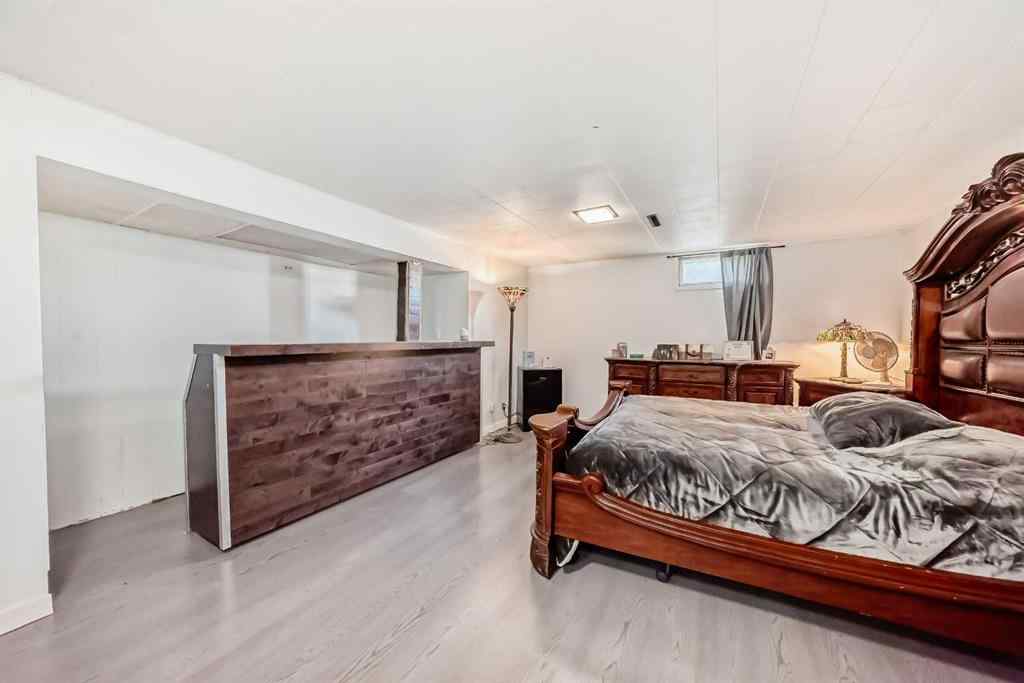 MLS® A2258077 - 4117 45 Street  in Grandview Red Deer, Residential