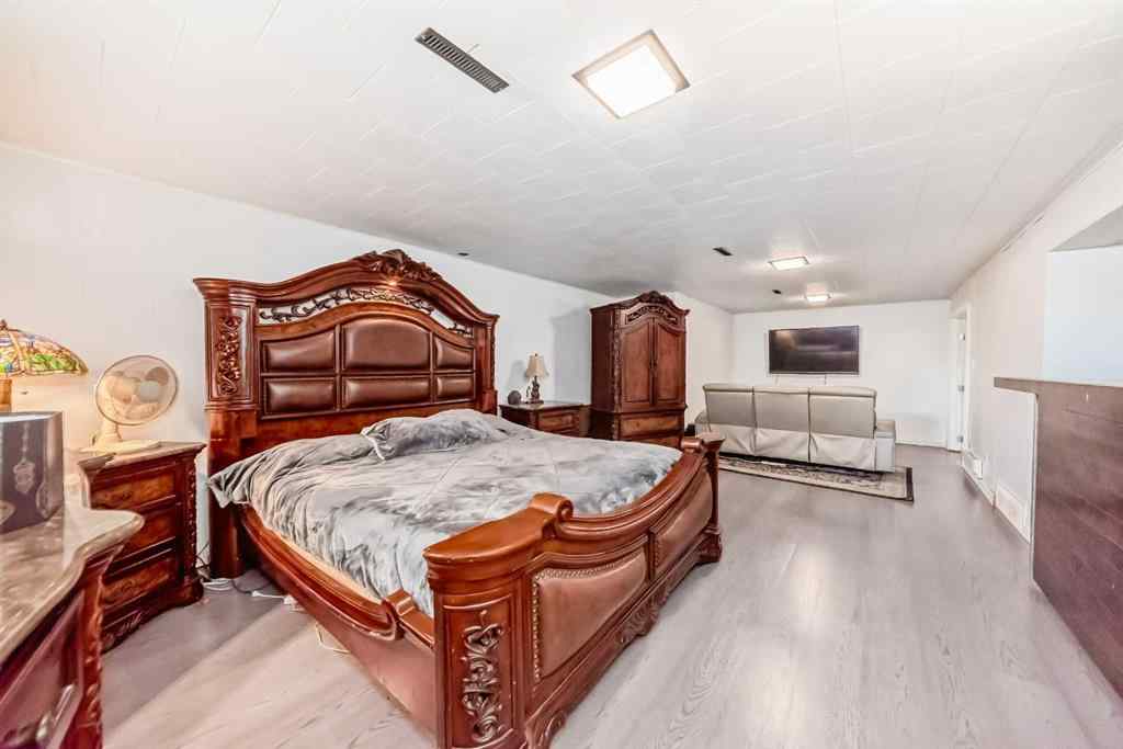 MLS® A2258077 - 4117 45 Street  in Grandview Red Deer, Residential