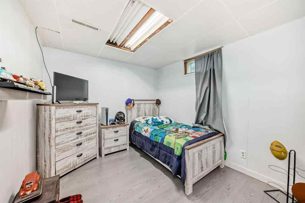 MLS® A2258077 - 4117 45 Street  in Grandview Red Deer, Residential