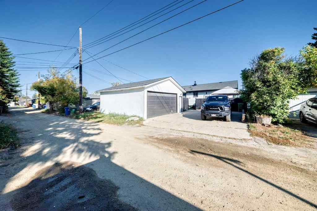 MLS® A2258077 - 4117 45 Street  in Grandview Red Deer, Residential