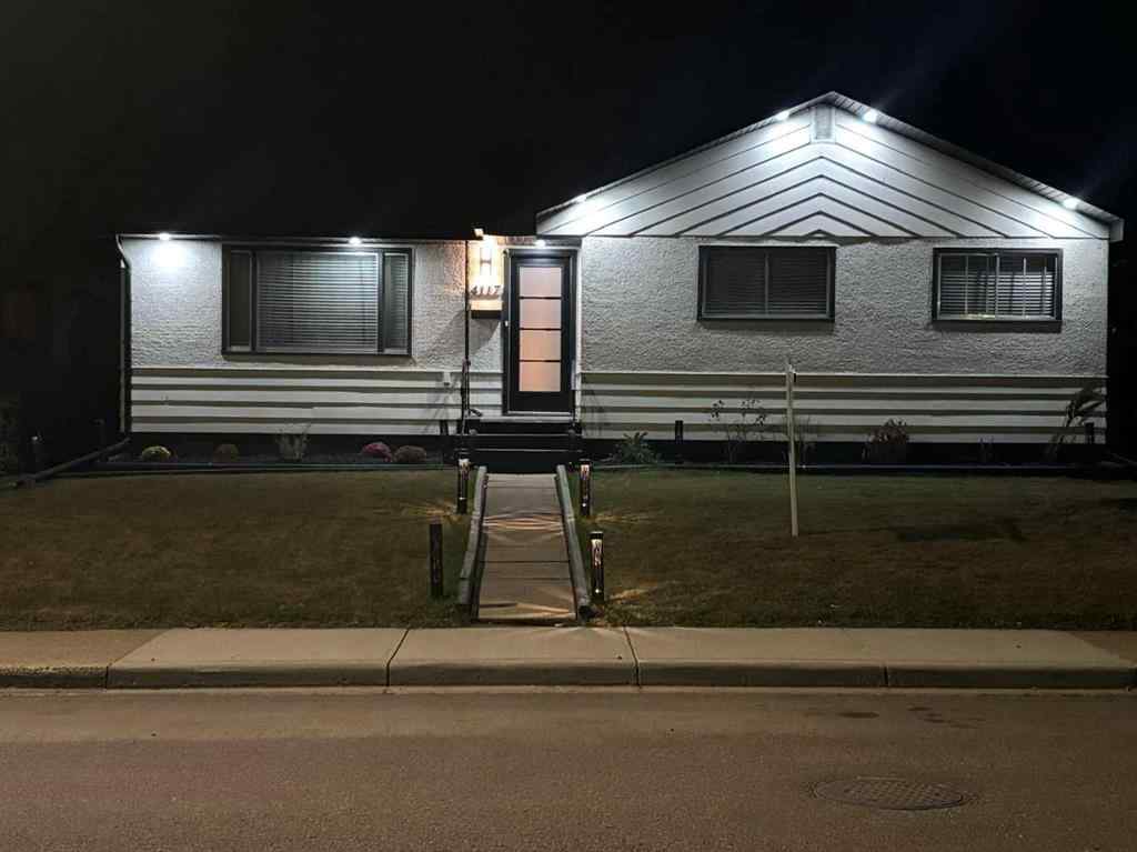 MLS® A2258077 - 4117 45 Street  in Grandview Red Deer, Residential