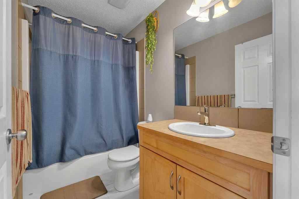 MLS® A2258092 - 138 Saddlecrest Park NE in Saddle Ridge Calgary, Residential