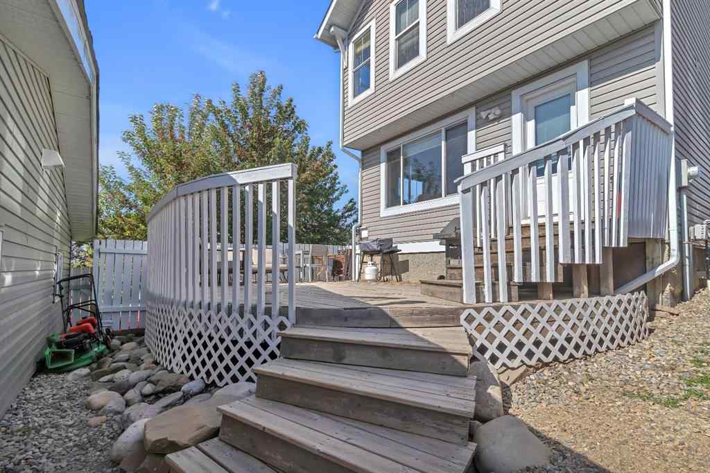 MLS® A2258097 - 140 Tuscany Ridge Terrace NW in Tuscany Calgary, Residential