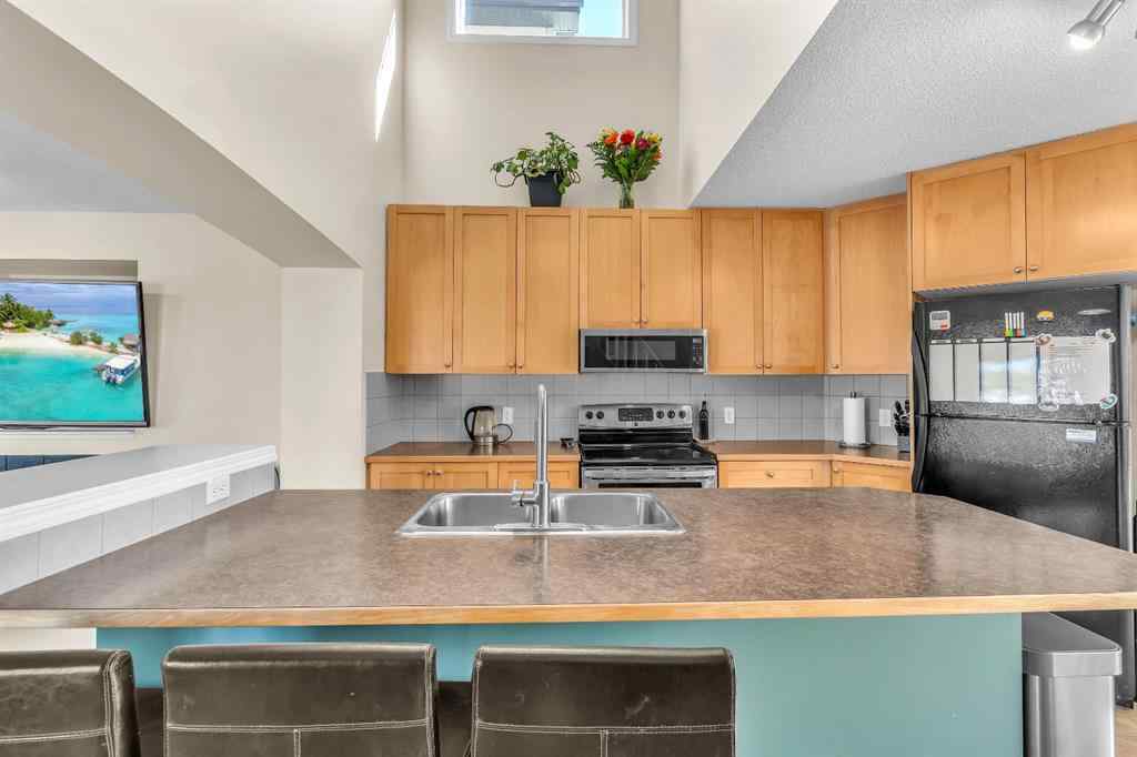 MLS® A2258097 - 140 Tuscany Ridge Terrace NW in Tuscany Calgary, Residential