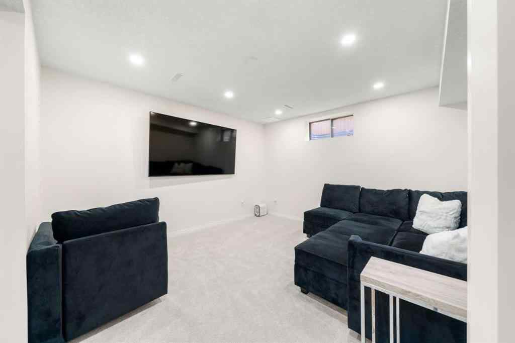 MLS® A2258101 - 52 Applecroft Road SE in Applewood Park Calgary, Residential