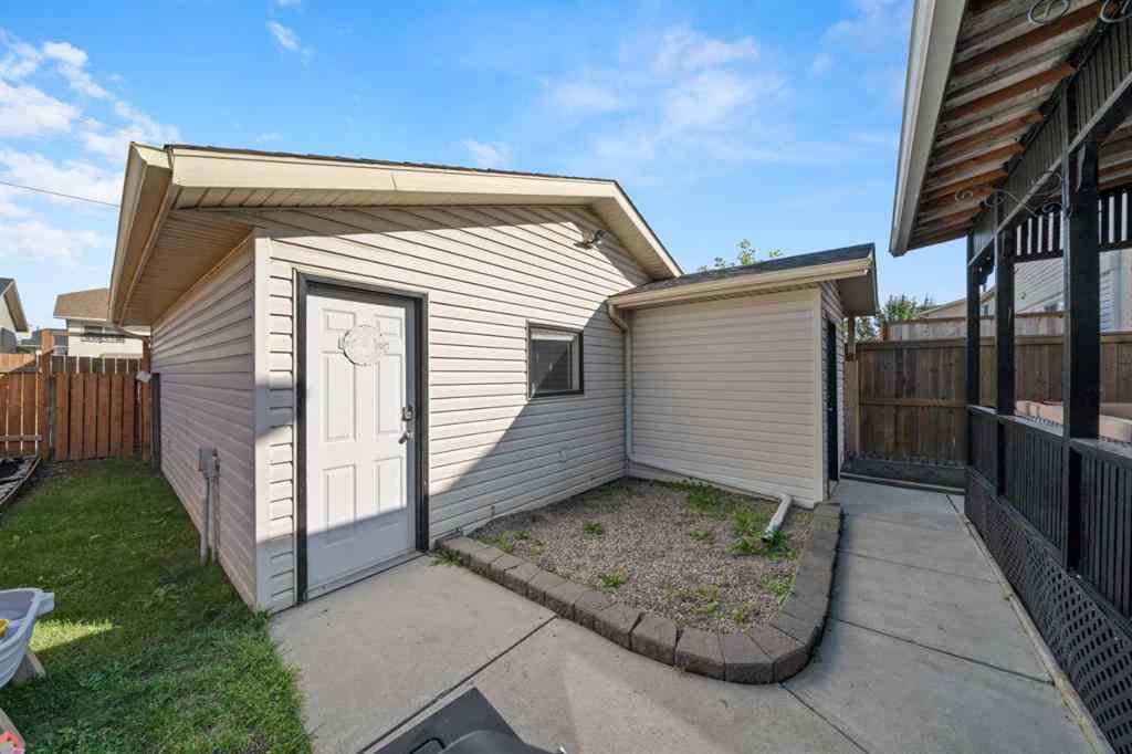 MLS® A2258101 - 52 Applecroft Road SE in Applewood Park Calgary, Residential