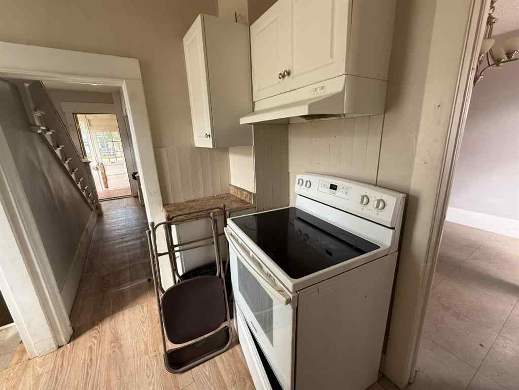 MLS® A2258103 - 823 4 Street SE in River Flats Medicine Hat, Residential