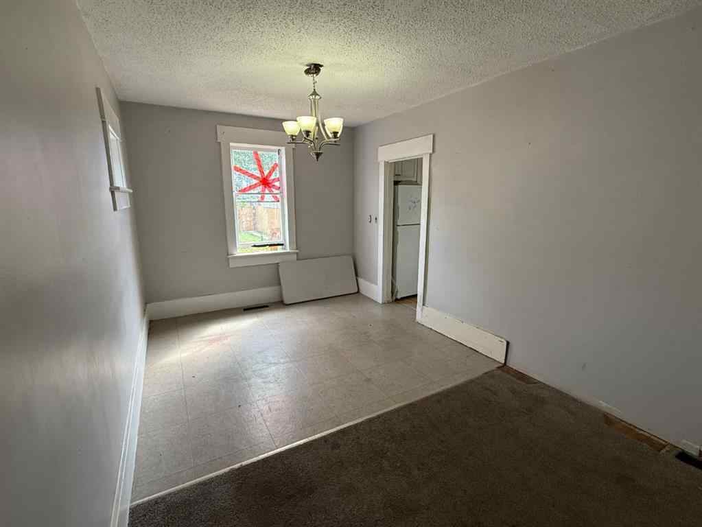 MLS® A2258103 - 823 4 Street SE in River Flats Medicine Hat, Residential