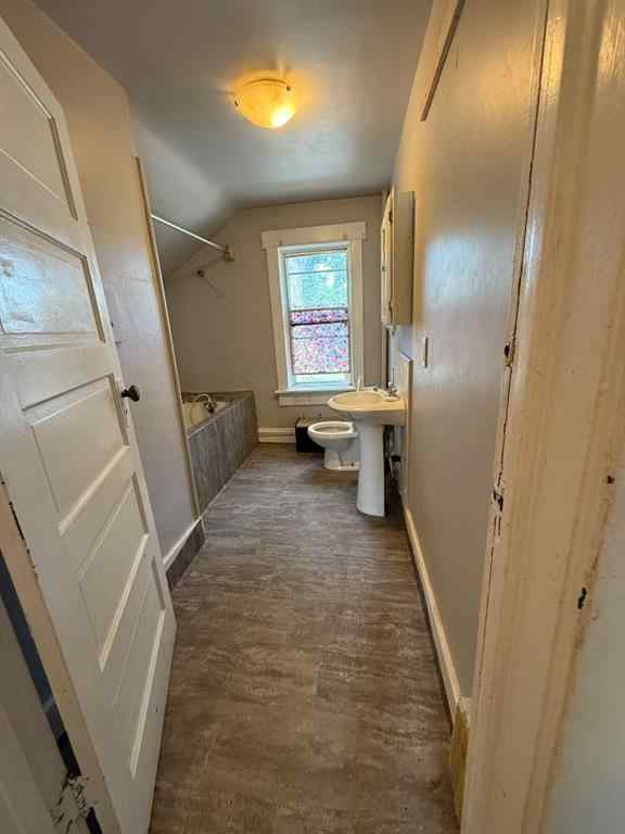 MLS® A2258103 - 823 4 Street SE in River Flats Medicine Hat, Residential