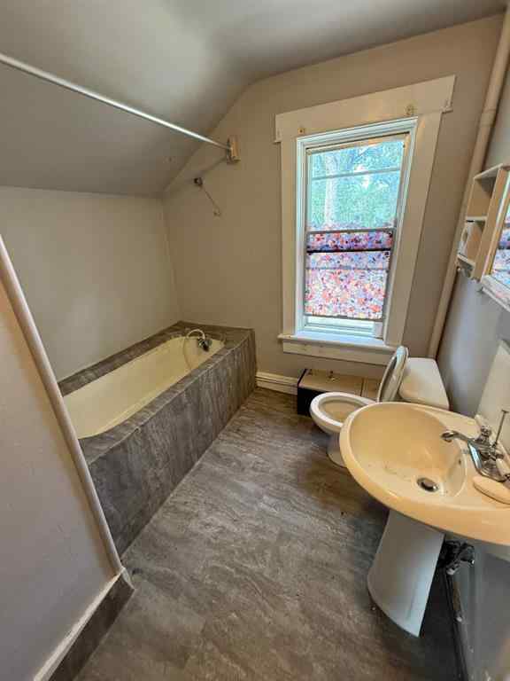 MLS® A2258103 - 823 4 Street SE in River Flats Medicine Hat, Residential